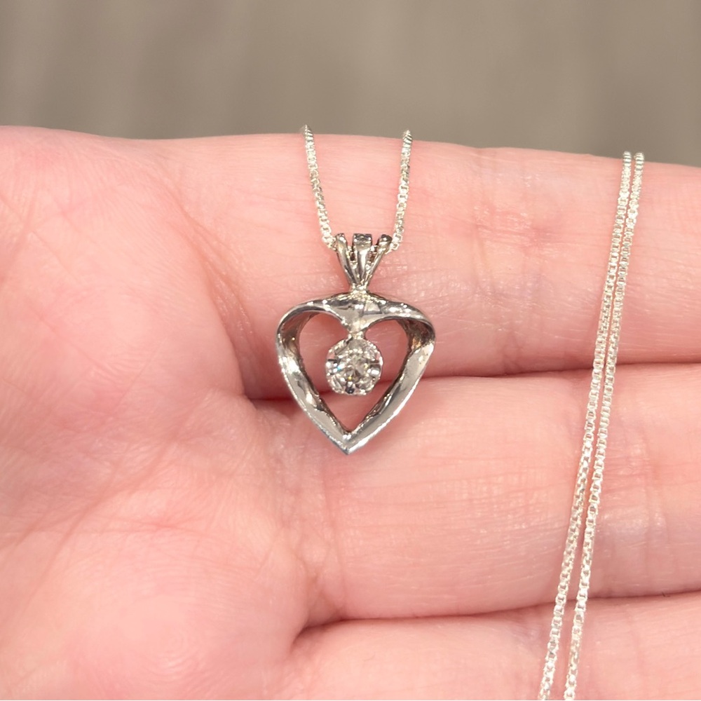Vintage 14K White Gold Diamond Heart Pendant Necklace: Dainty Illusion Setting - Picture 4 of 12